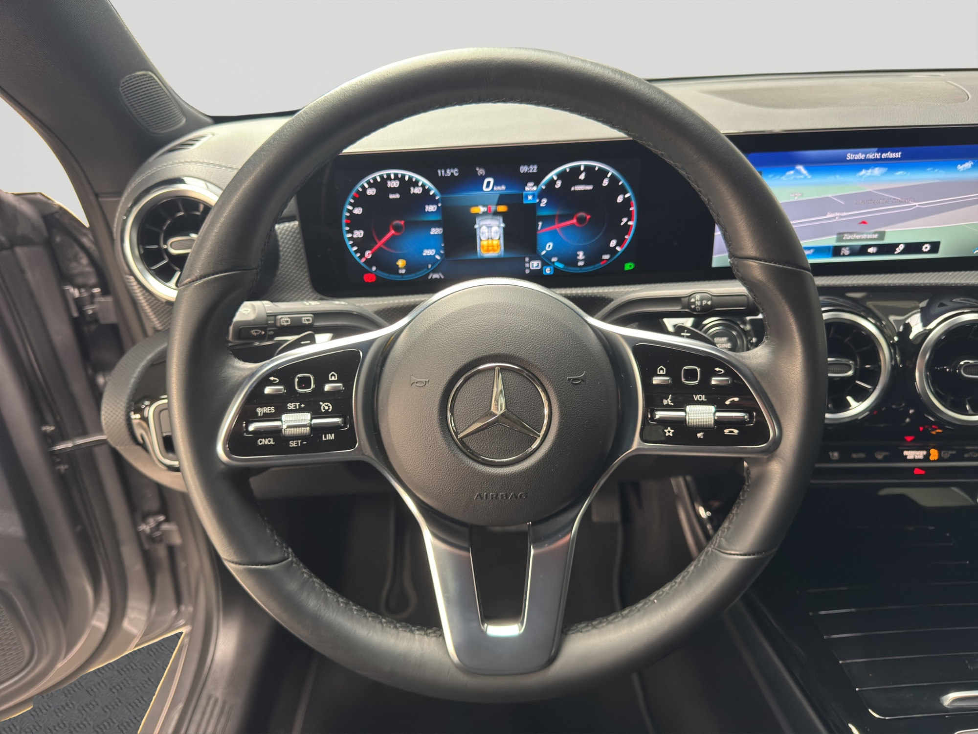 Mercedes-Benz CLA 180 Shooting Brake - Bild 10