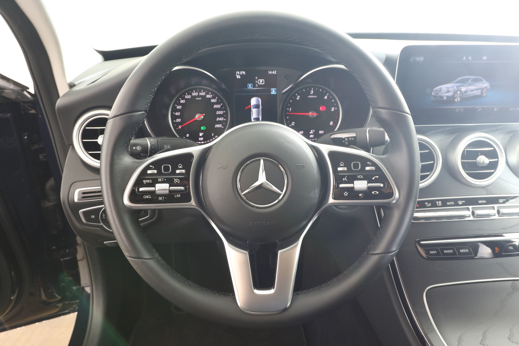 Mercedes-Benz 200d - Bild 6